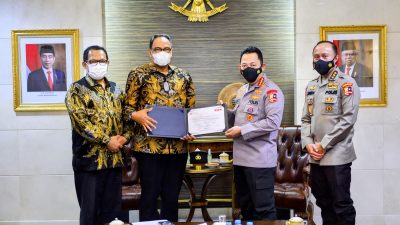 Terima Sertifikat CSFA dari BPK, Kapolri Ingin Personel Polisi Miliki Kemampuan Auditor