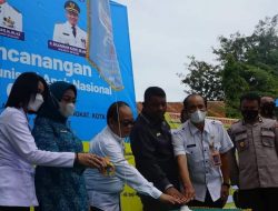Gubernur Sultra Canangkan Bulan Imunisasi Anak Nasional di SDN 6 Kendari